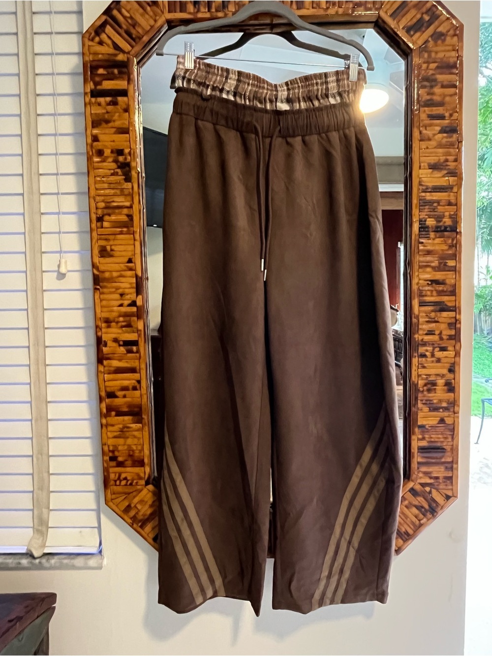 Women’s Wide-Leg Drawstring Pants in Dark Brown